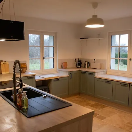 Holiday home Chaleureuse Dans Le Perche Val-au-Perche