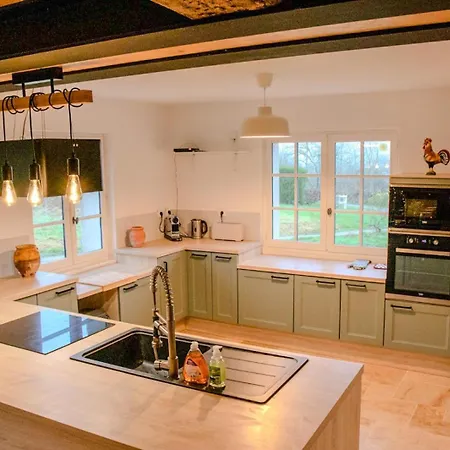 Дом отдыха Chaleureuse Dans Le Perche Val-au-Perche